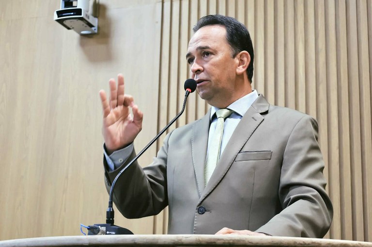 Fábio Meireles (PDT) pede interferência do líder da prefeita para disponibilizar material de higiene ao Parque da Sementeira