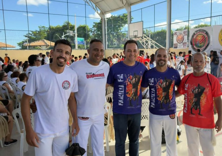 Fábio Meireles (PDT) prestigia  cerimônia de graduação de jovens no bairro Soledade