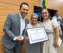 Fábio Meireles (PDT) prestigia entrega de Título de Cidadania Sergipana a presidente do GACC, Elenilda Novais