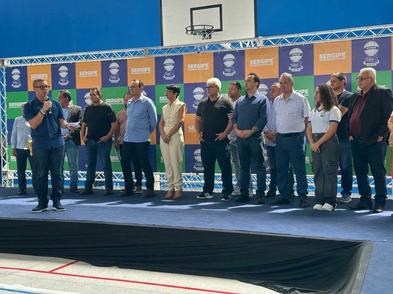 Fábio Meireles (PDT) prestigia inauguração do Colégio Estadual Ivo do Prado, no 18 do Forte 