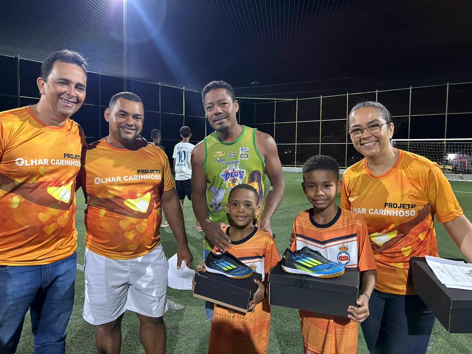 Fábio Meireles (PDT) promove entrega de chuteiras no bairro Soledade 