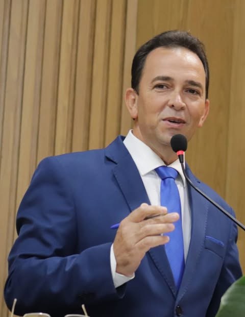 Fábio Meireles (PDT) propõe inclusão do mel na merenda escolar na rede municipal