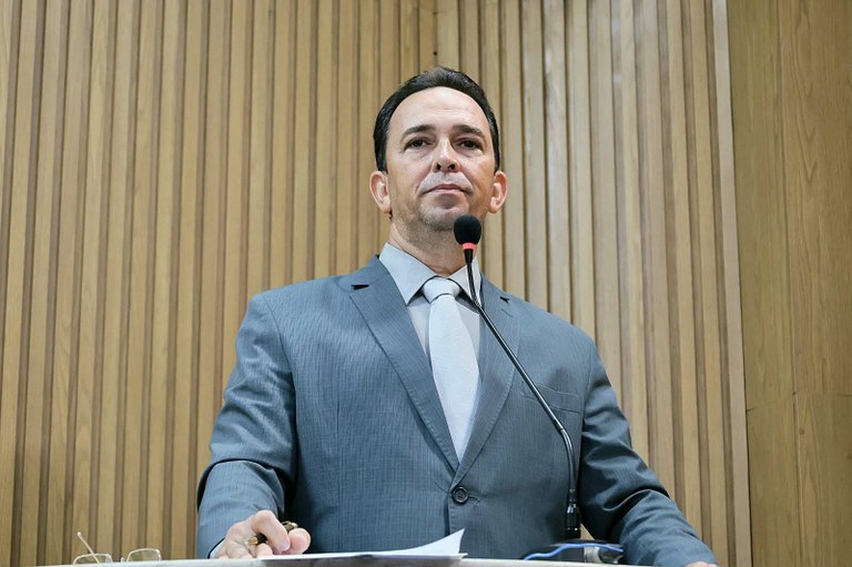 Fábio Meireles (PDT) protesta atraso de auxílio-  moradia para mães atípicas