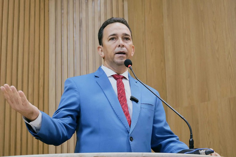 Fábio Meireles (PDT) reclama do desabastecimento de água na zona norte de Aracaju