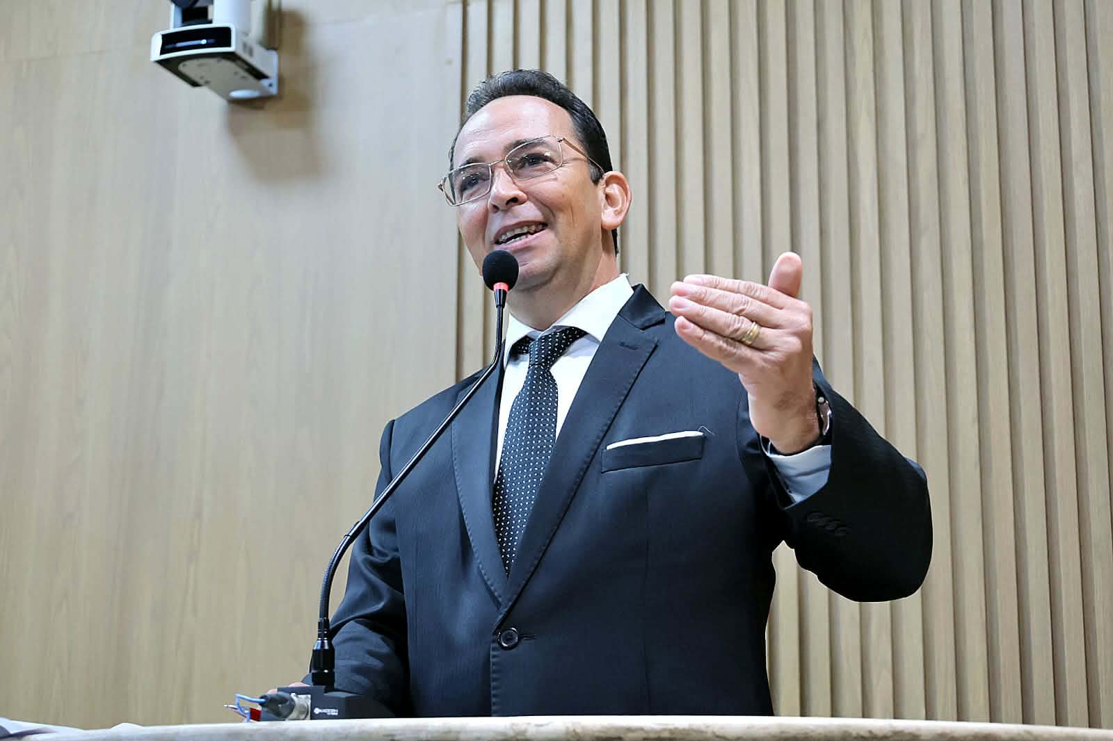 Fábio Meireles (PDT) reforça inclusão e lembra  lei de sua autoria que  beneficia bebês com indicativo de Síndrome de Down