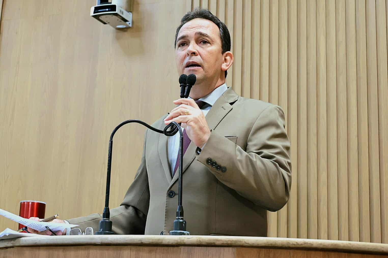 Fábio Meireles (PDT) refuta fala do secretário municipal da fazenda e critica lentidão das obras em Aracaju