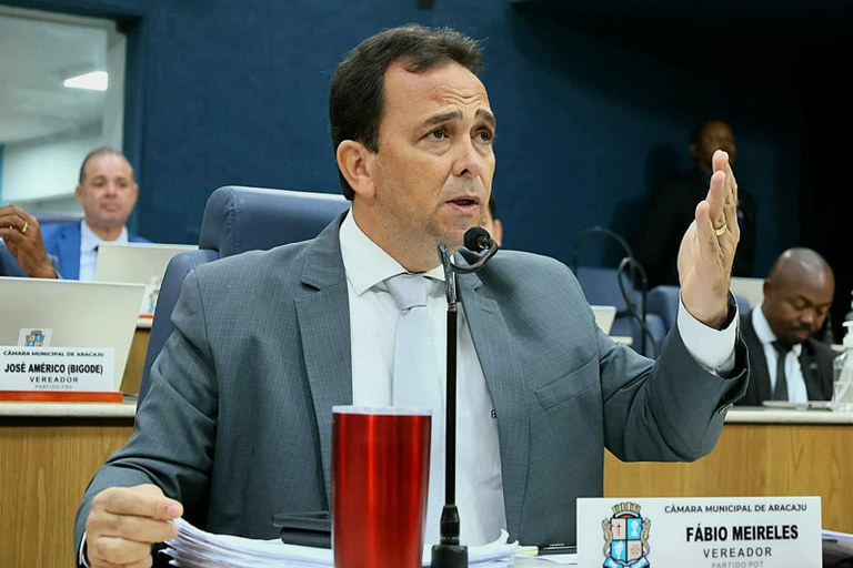 Fábio Meireles (PDT) requisita explicações da Emsurb pela inexigibilidade de licitação no valor de R$ 300 mil