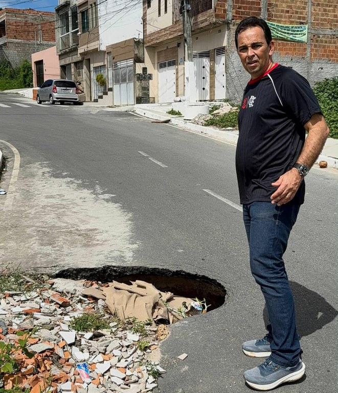 Fábio Meireles (PDT) visita bairro Cidade Nova e denuncia dificuldades de acesso e esgoto a céu aberto