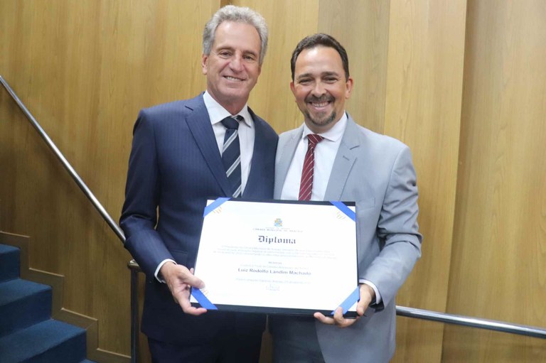 Fábio Meireles prestigia entrega de Título de Cidadão Aracajuano a Rodolfo Landim