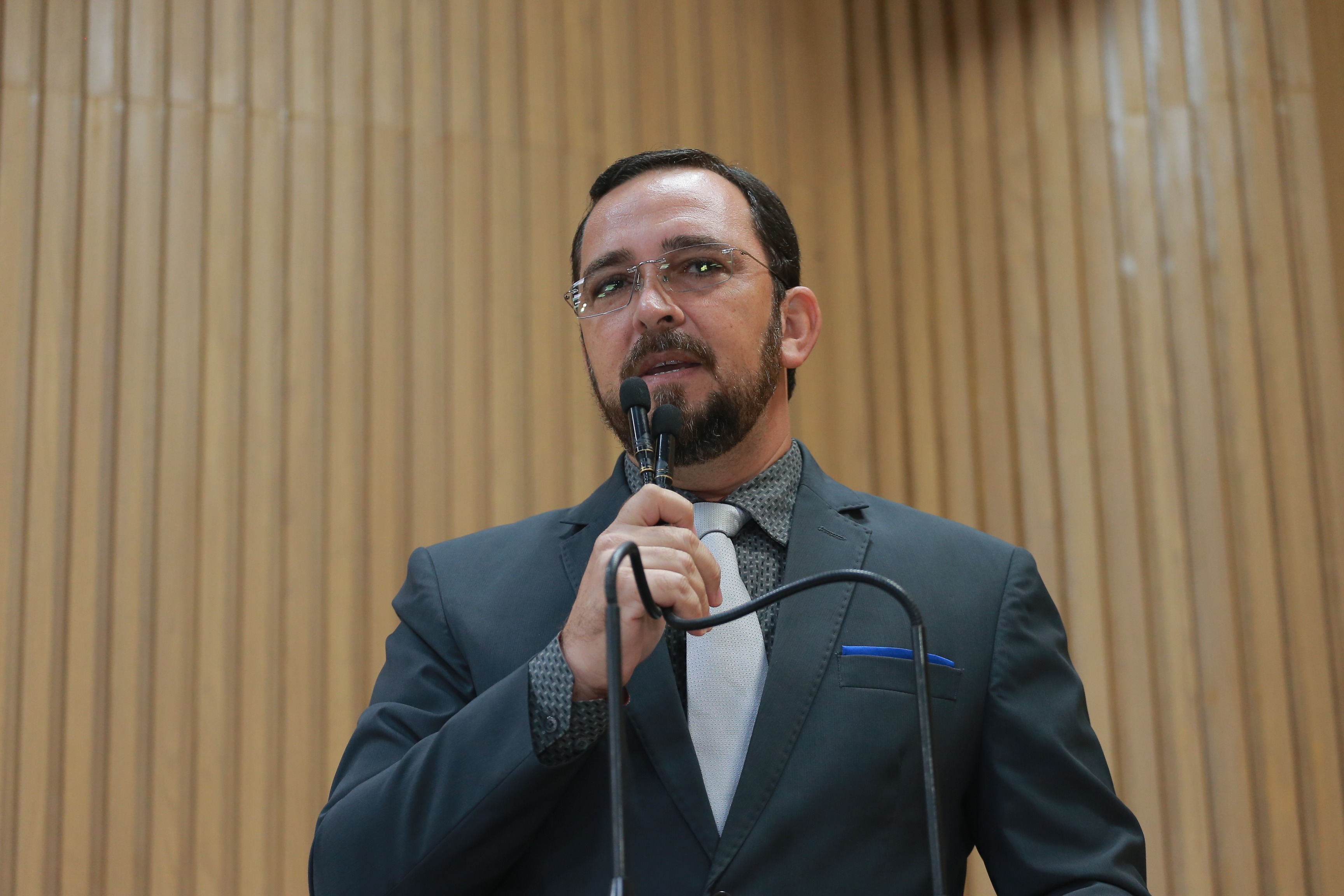 Fábio Meireles se pronuncia sobre suposta situação de homofobia em igreja 