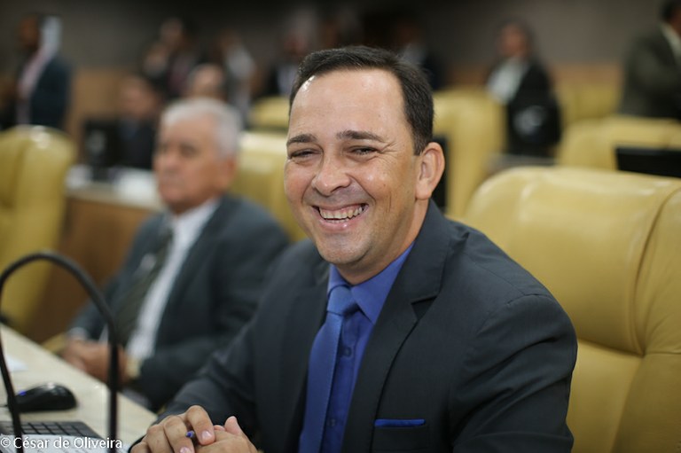 Fábio pede que população redobre os cuidados em virtude da dengue