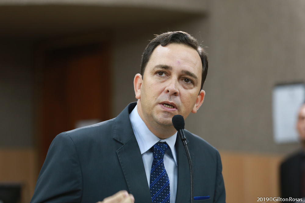 Fábio ressalta impacto das chuvas na realização de serviços de tapa-buracos