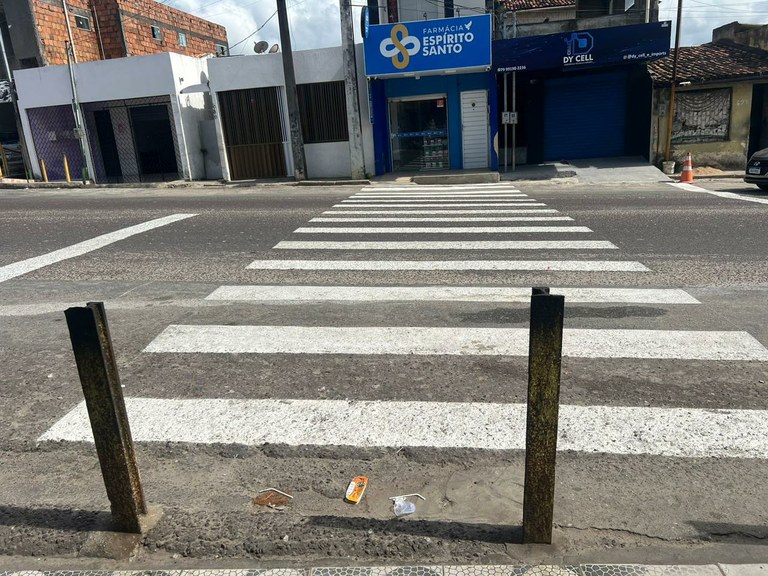Faixas de pedestres são instaladas em bairros da Zona Norte de Aracaju após solicitação de Levi Oliveira 