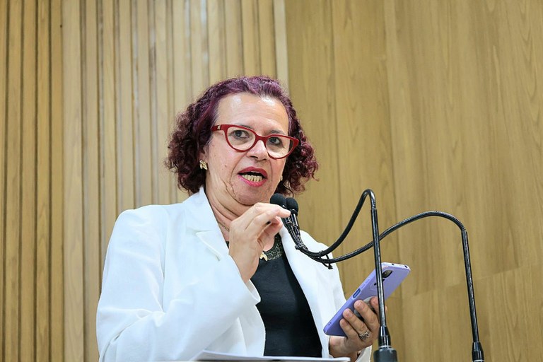  Falta de atendimento em maternidade Lourdes Nogueira é denunciada pela vereadora Sonia Meire 