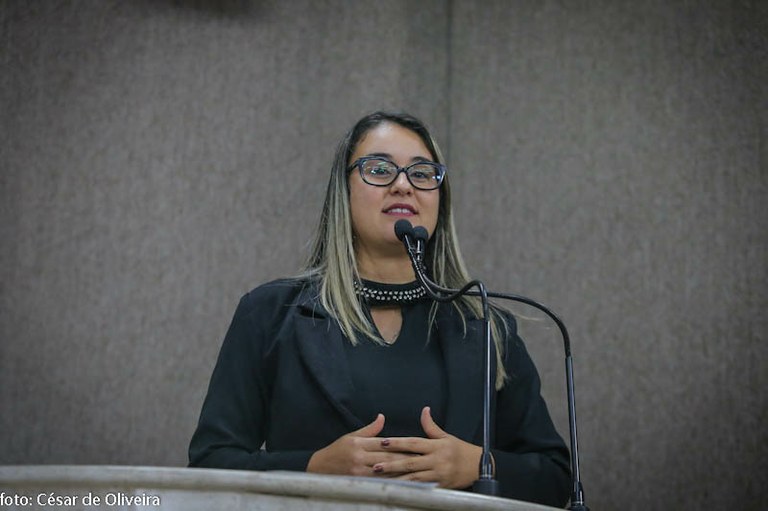 Feminicídio cresce em Sergipe e precisamos frear essa violência contra a mulher, afirma Kitty.