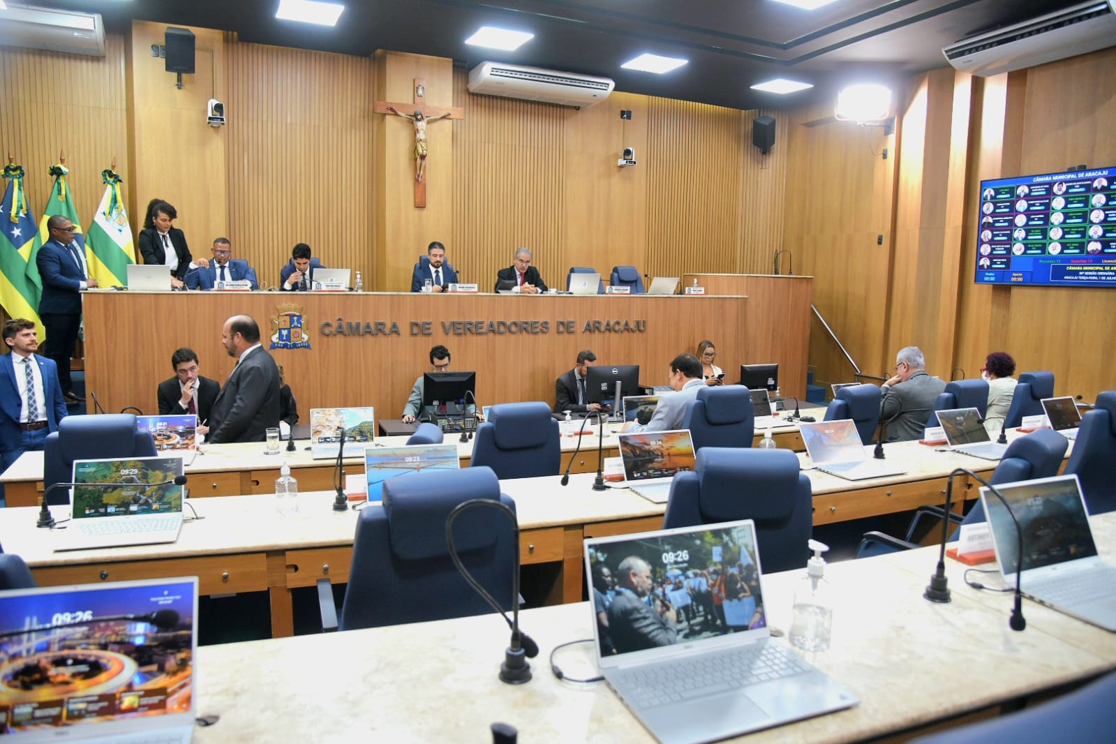 Festejos juninos e ônibus elétricos marcam positivamente Grande Expediente