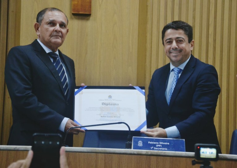 General Moura é o mais novo cidadão aracajuano