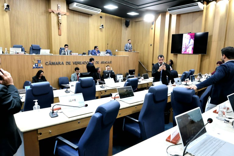 Grande Expediente debate retirada de pessoas em situação de rua, Bloco Saudoso Tuca e finanças do município