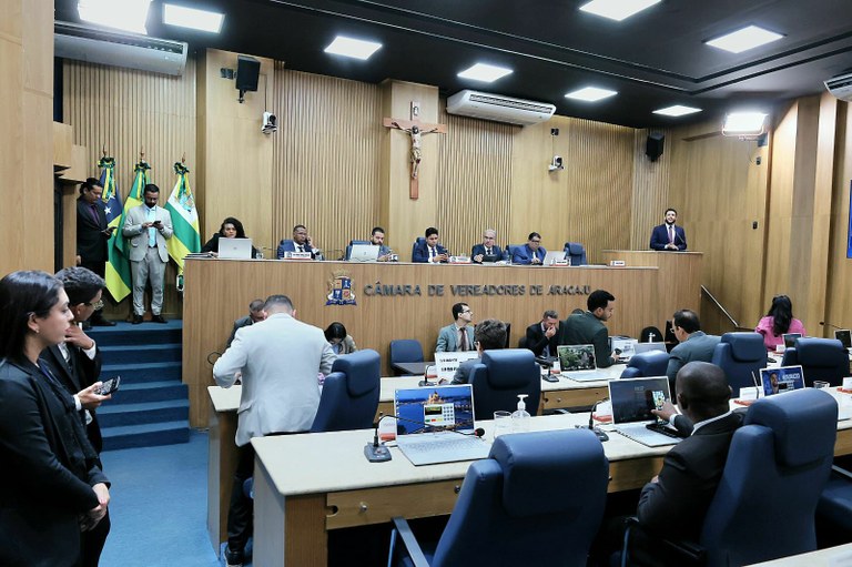 Grande Expediente destaca falta de água, saúde, limpeza urbana e ações sociais