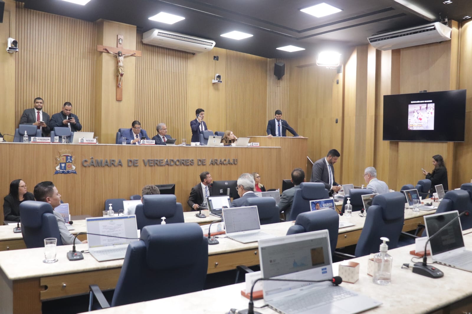 Grande Expediente destaca transparência legislativa, desenvolvimento econômico e avanços na área da saúde 