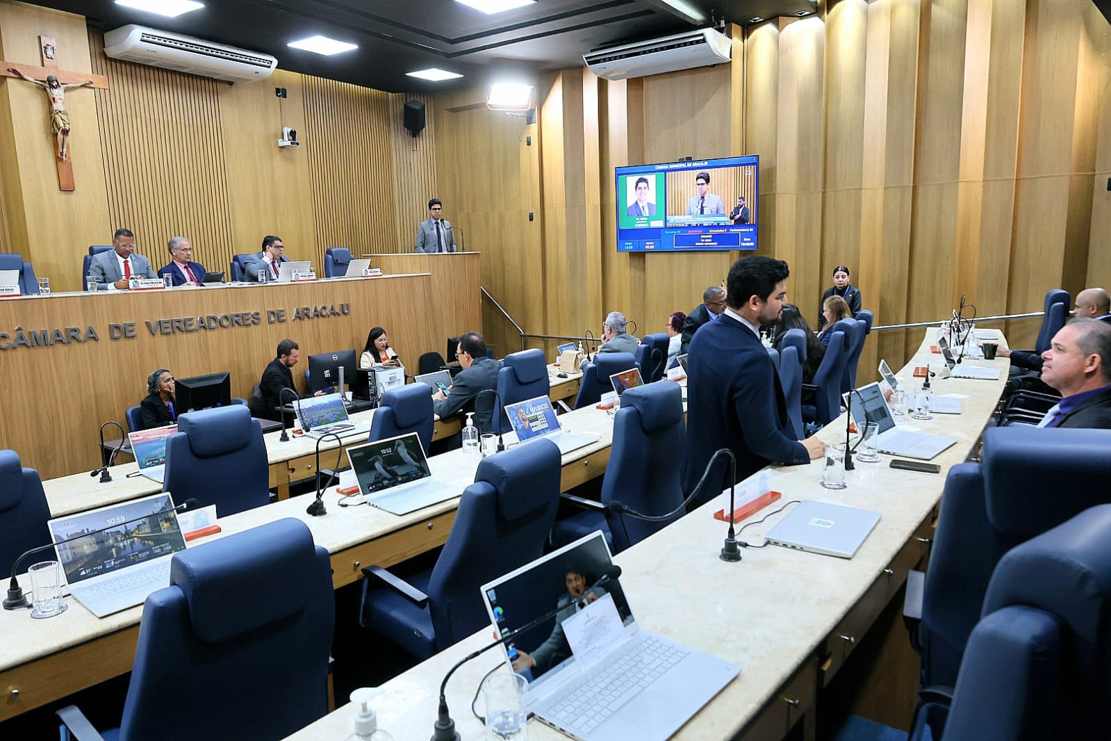 Grande Expediente é marcado por discussões a respeito da gestão municipal, saúde pública e cultura 