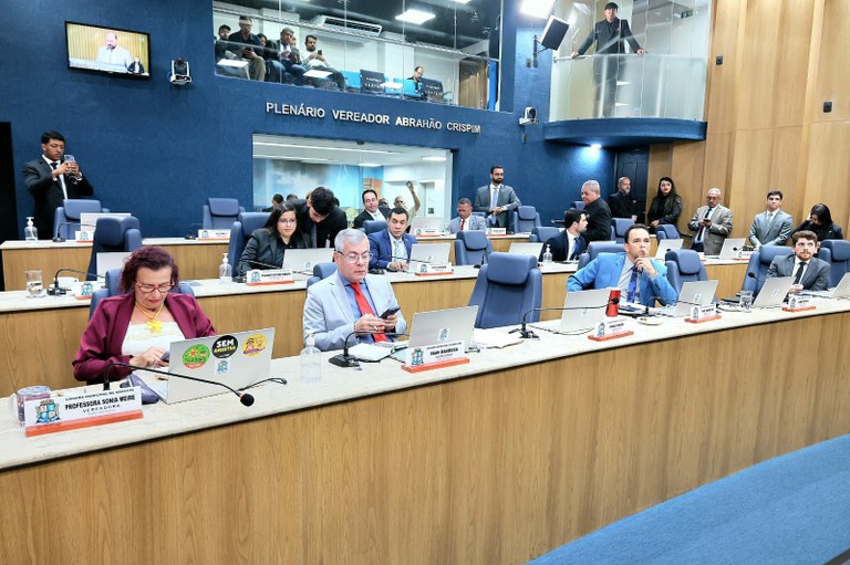 Grande Expediente tem debates sobre respeito ao Legislativo, lançamento do programa Jovem Aprendiz e ações de segurança 