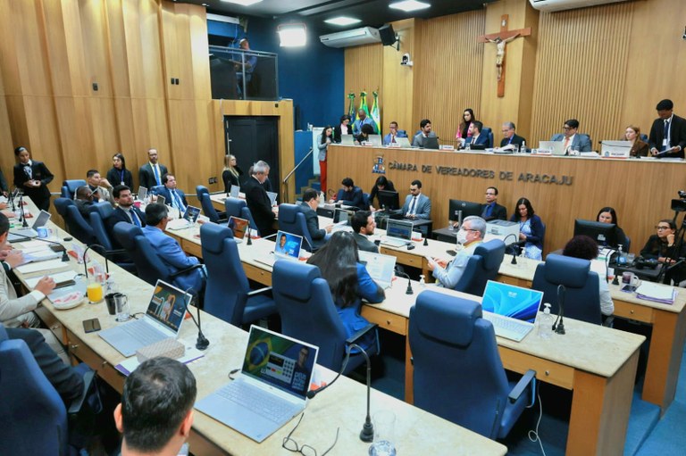 Grande Expediente: vereadores de Aracaju reagem a declarações xenofóbicas e debatem temas cruciais para a cidade