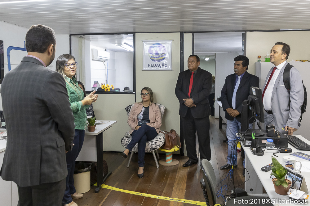 Grupo de vereadores conhecem estrutura da Ascom CMA 