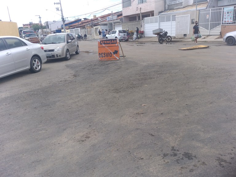 Heliomarto Rezende parabeniza trabalho desenvolvido pela prefeitura no bairro Jabotiana