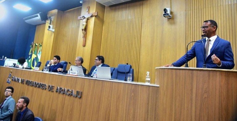 " Hoje é um dia muito especial para todos que defendem a causa da pessoa com autismo", destaca Sargento Byron sobre premiação para professora da rede municipal 