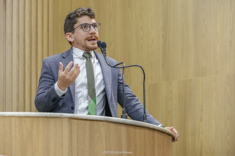 INSS: "É um absurdo gastar tanto numa reforma e manter o prédio fechado", declara Breno Garibalde.