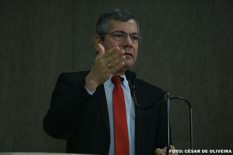 Iran acolhe professores e reitera a cobrança do reajuste do Piso Salarial