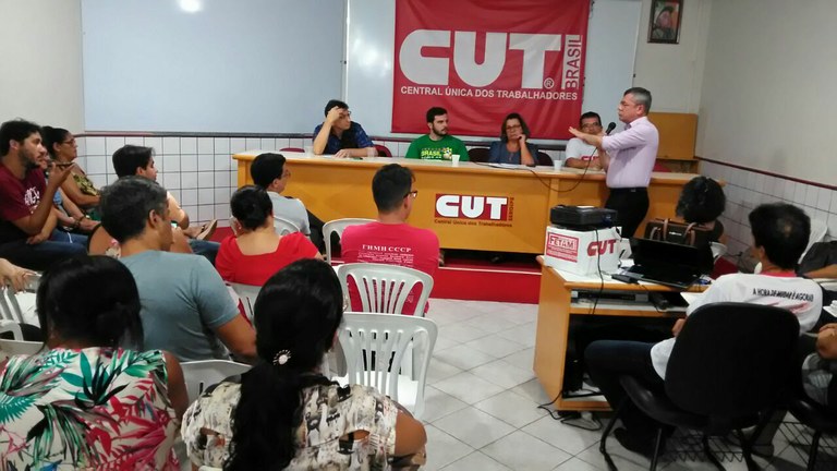 Iran acompanha palestra de Pochmann na abertura do Ceres