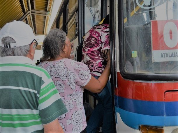Iran ajuda a garantir a gratuidade nos ônibus a partir dos 60 anos
