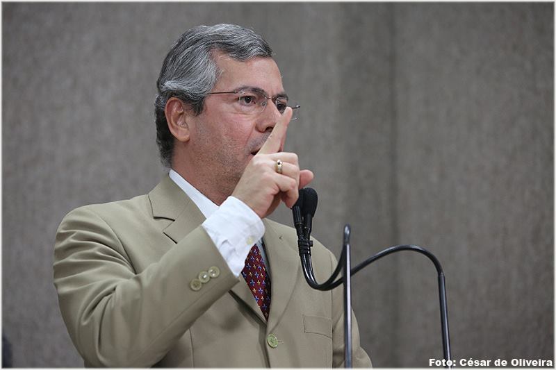 Iran alerta para redução de vagas no ensino fundamental 