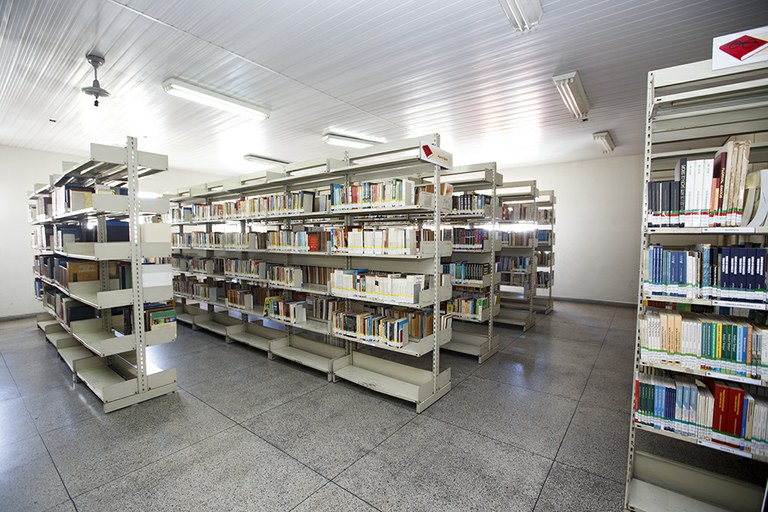 Iran apresenta Moções de Apelo para universalização das bibliotecas municipais