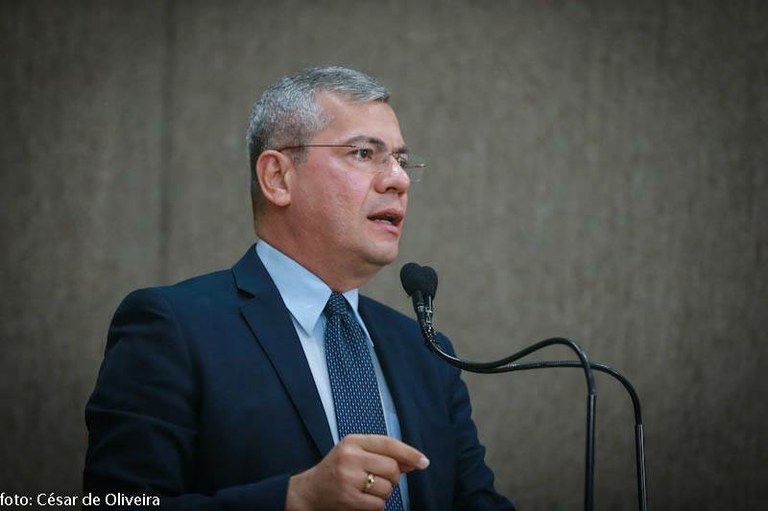 Iran Barbosa analisa dados referentes à Educação sergipana no Ideb