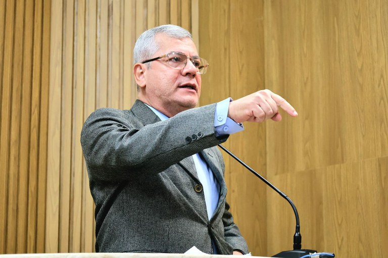 Iran Barbosa apresenta projeto de lei que cria o Dia do Fonoaudiólogo no município de Aracaju