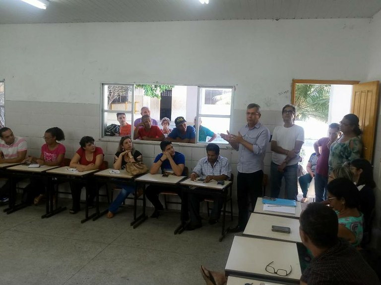 Iran Barbosa defende a manutenção do funcionamento da Escola Freitas Brandão