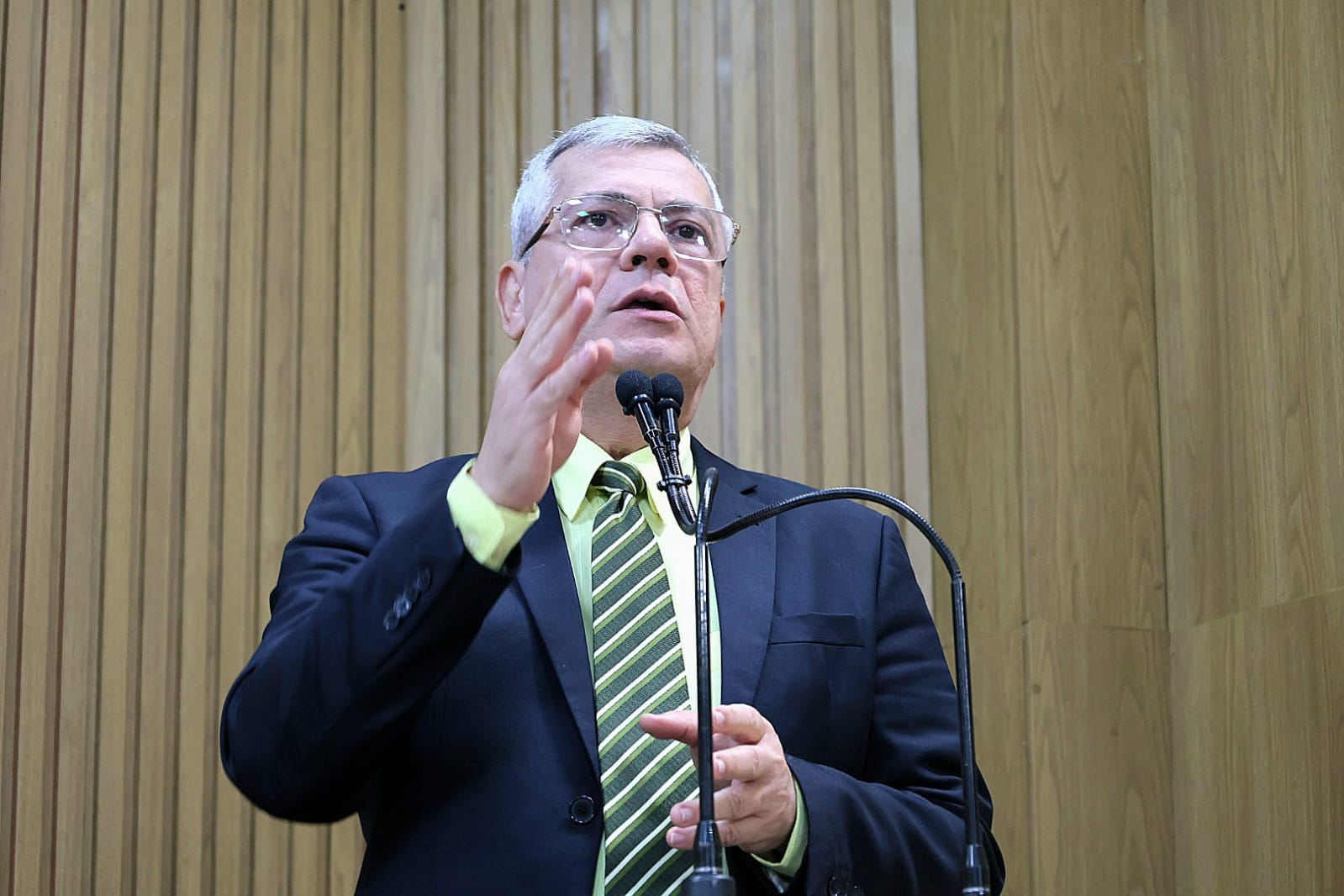 Iran Barbosa defende valorização e respeito aos servidores e servidoras 