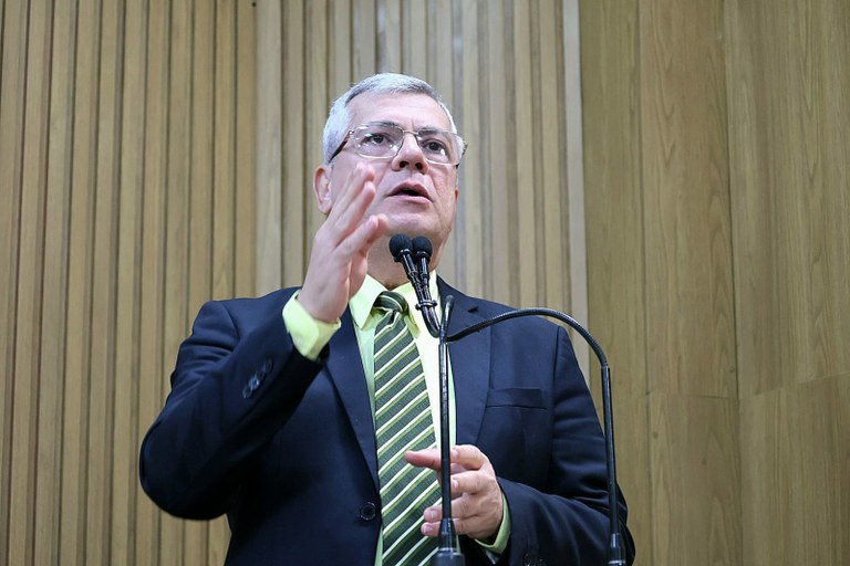 Iran Barbosa defende valorização e respeito aos servidores e servidoras 