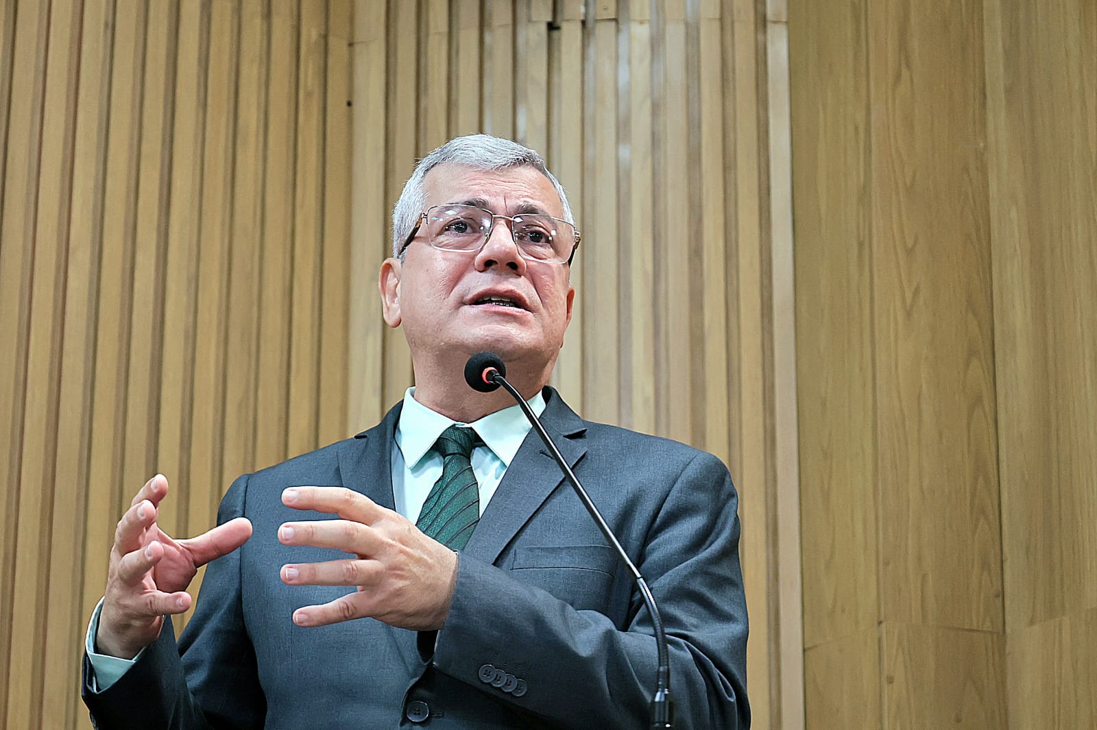 Iran Barbosa destaca a aprovação do novo Plano Nacional de Educação