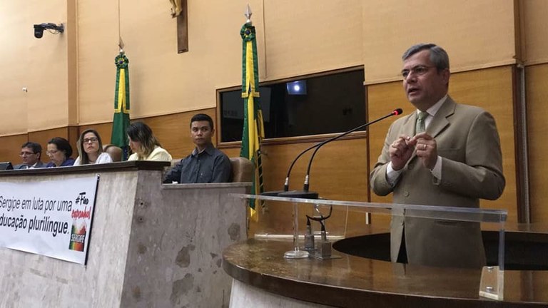 Iran Barbosa destaca Audiência Pública e defende ensino de língua espanhola