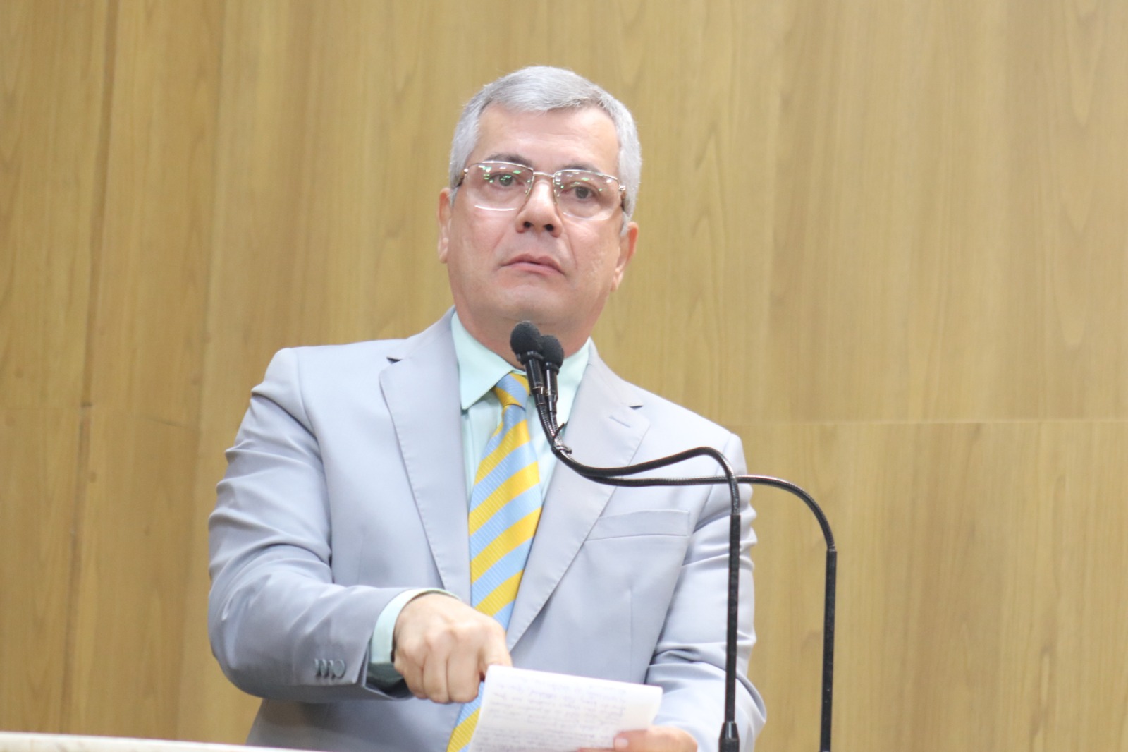 Iran Barbosa destaca dados que comprovam necessidade de concurso para o Magistério