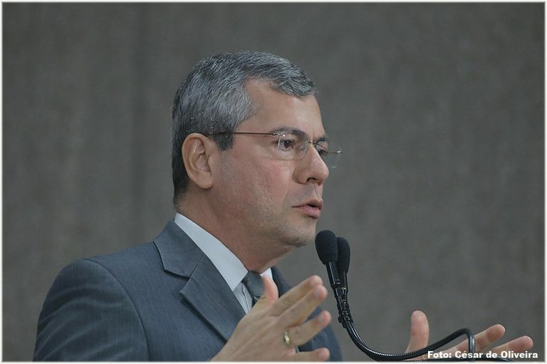Iran Barbosa destaca relatório da CPI da Previdência