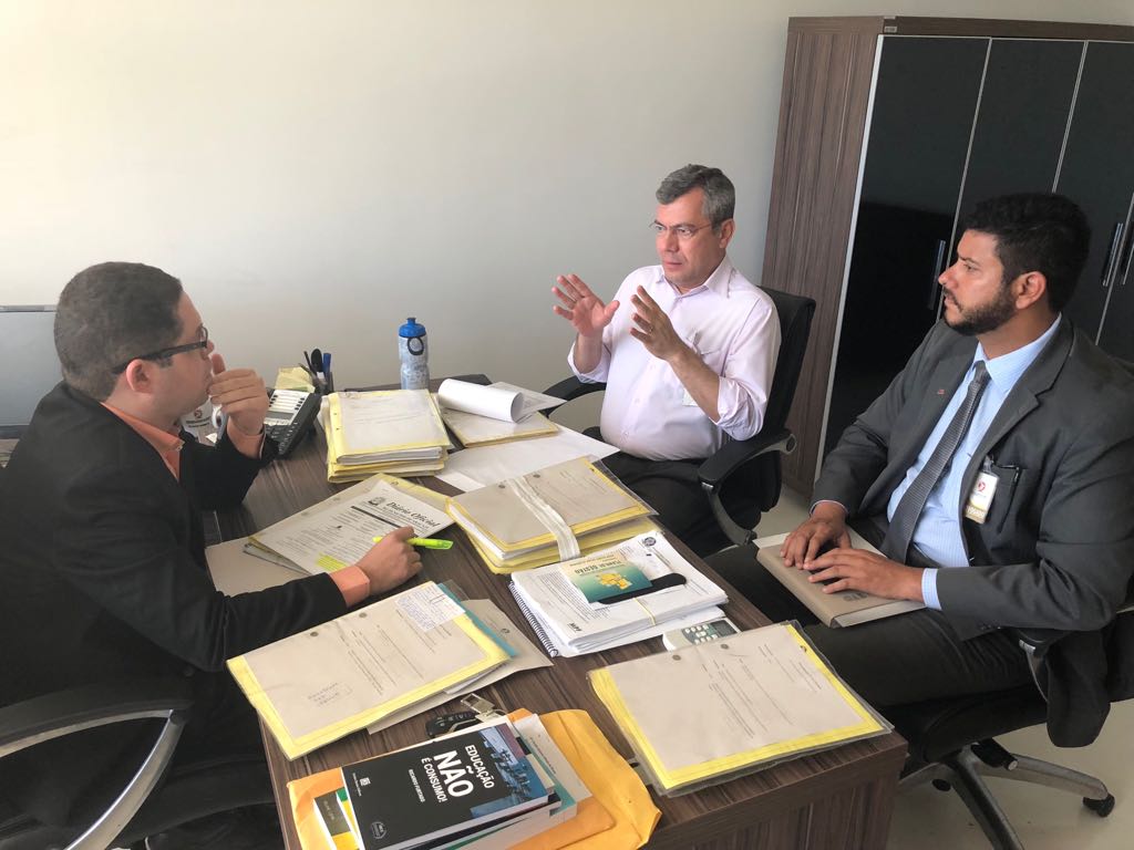Iran Barbosa discute regras de financiamento da Educação no Ministério Público