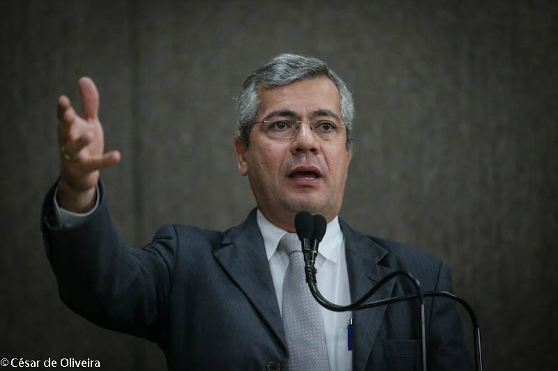 Iran Barbosa diz que pedido de aumento da passagem é abusivo e propõe Audiência Pública