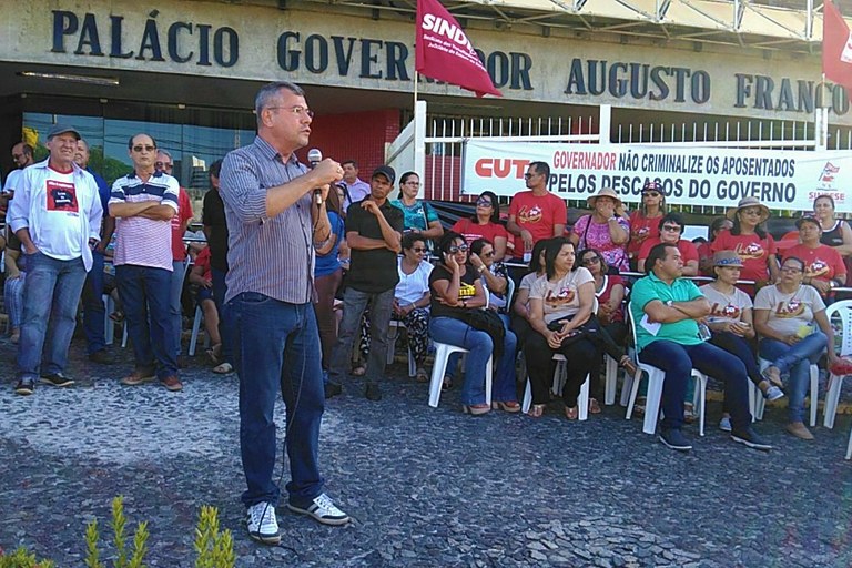 Iran Barbosa participa de ato unificado em defesa dos direitos dos Servidores Públicos