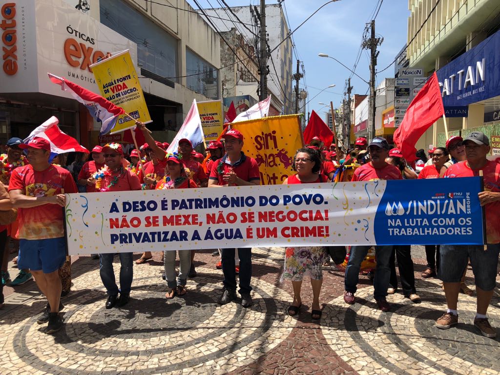 Iran Barbosa participa de Carnaval de luta junto com trabalhadores