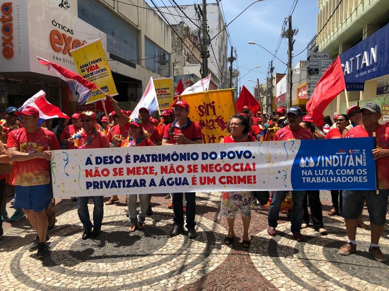 Iran Barbosa participa de Carnaval de luta junto com trabalhadores